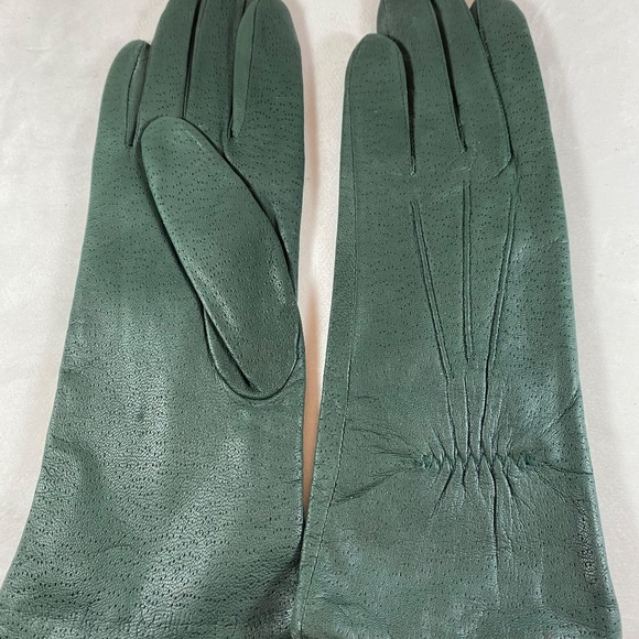 Vintage BayClub Green Leather Gloves, longer then wrist - Picture 2 of 4